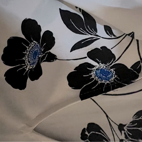 WHBM Floral Print Blouse with cut-out and crochet detail. Size M. Like new - Picture 2 of 5